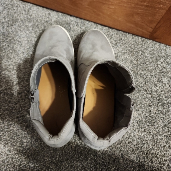 Womens size 11 Sneaker Wedges - Picture 2 of 3